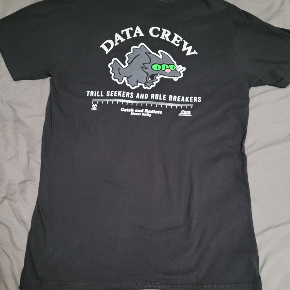 T-Shirt - Picture 2 of 4